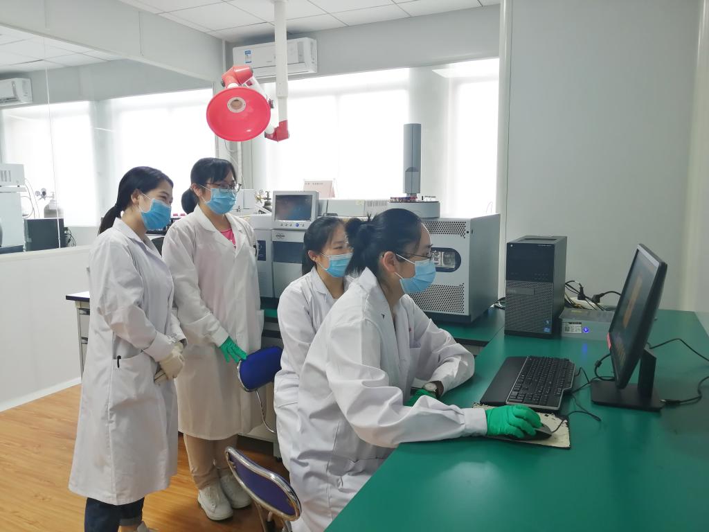 我室覃子秀讲师以共同第1作者身份与四